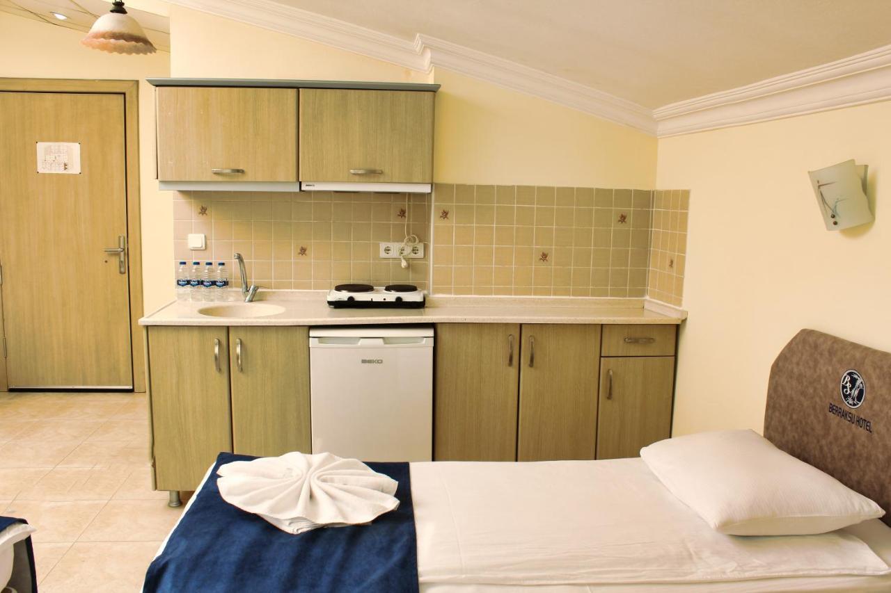 Berrak Su Hotel Antalya Bagian luar foto